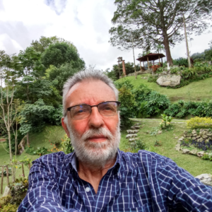 Jorge Enrique Esguerra, Columnista