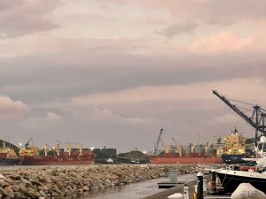 puerto, barco, mercancías