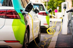 carro eléctrico, cargador eléctrico, vehículos eléctricos, Más Colombia