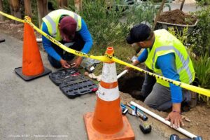 trabajadores temporales, fontaneros, tuberías, Más Colombia
