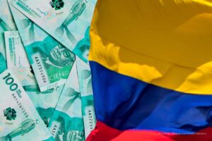 ejecución del presupuesto, billetes de cien mil pesos, bandera de Colombia, Más Colombia