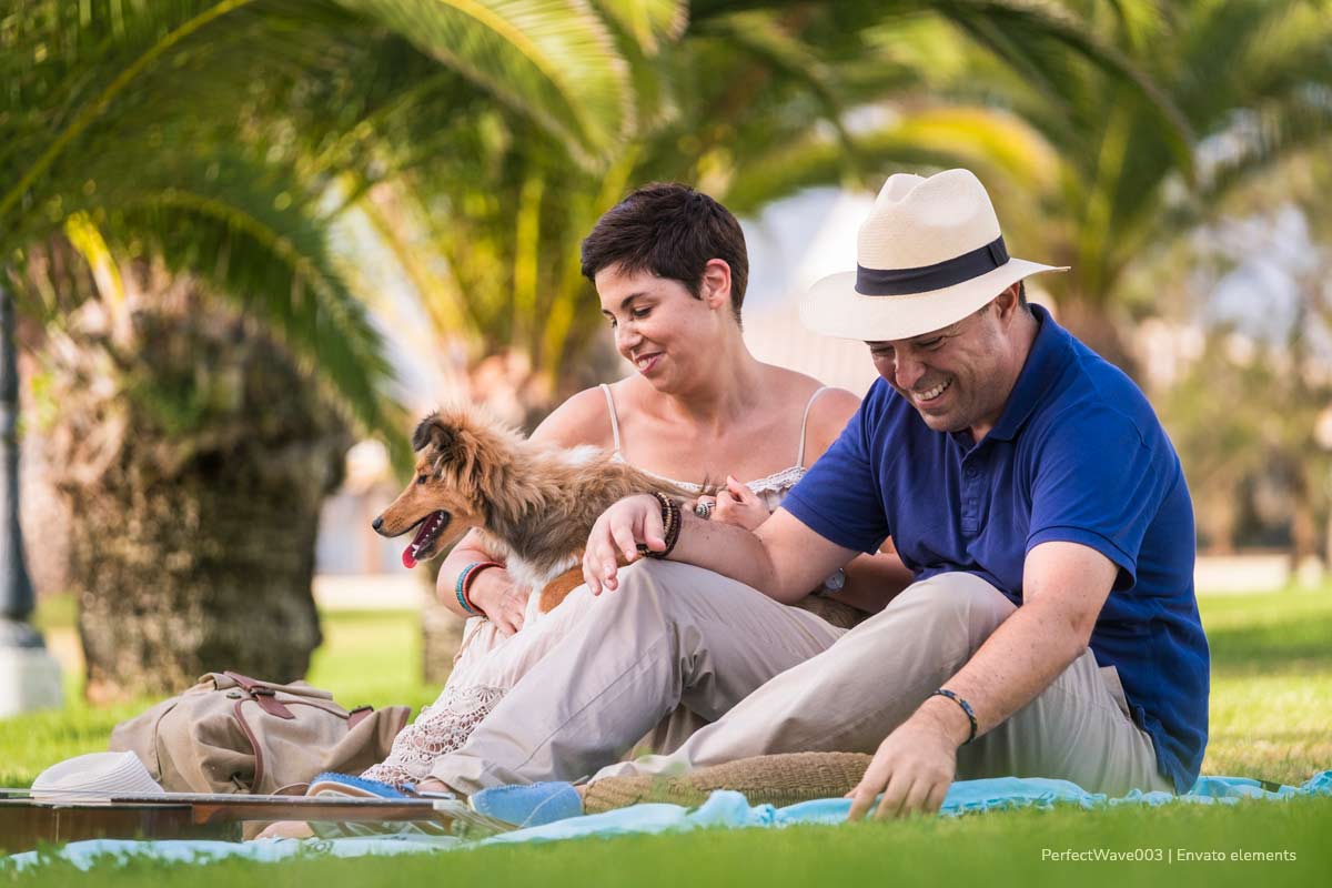 familia con mascotas, familia feliz, Más Colombia