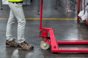 desaceleración de la economía, caída en la producción, carro de carga vacío, Más Colombia