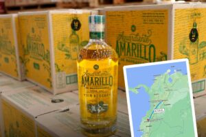 Aguardiente Amarillo, Industria Licorera de Caldas, exportación, cajas de aguardiante amarillo de manzanares, Más Colombia