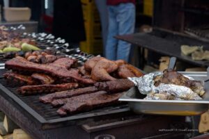 Carnival del Asado 2023, asado, asador de carbón, carne asada, vegetales asados, Más Colombia