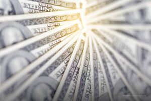 taxes to the wealthy, sun, dollars, Más Colombia