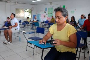 reclamaciones concurso DIAN 2022, aspirantes empleo público, concurso de méritos en Colombia, Más Colombia