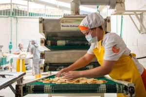 empleo para la vida, trabajadora, industria de alimentos, Más Colombia