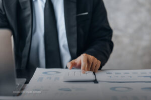 Empresas de Colombia, Informes, computador, trabajo, empresario, Más Colombia