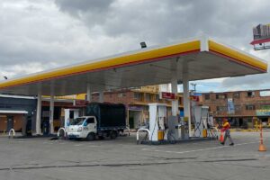 precios de la gasolina, gasolinera en Colombia, estación de gasolina, combustibles, Más Colombia