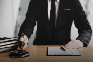 justicia fiscal, contratos, leyes, mazo, Hombre, hojas, Más Colombia