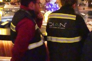 irregularidades con las facturas, DIAN, visita de la DIAN a restaurantes, funcionarios de la DIAN, Más Colombia