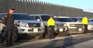 vehículo robado, carros, policía, agentes, camionetas, parqueadero, Más Colombia