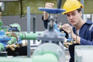 reindustrialización, ingeniero, hombre, industria, maquinaria, Más Colombia