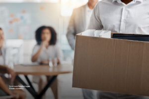 terminación de contrato, despido, trabajado con caja, Más Colombia
