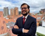Néstor Arturo Bedoya, Columnista, Más Colombia