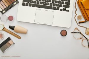 maquillaje al por mayor, computador, emprendimiento, Más Colombia