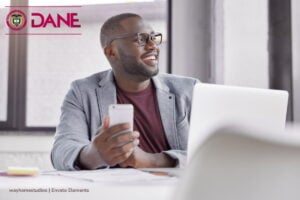 Ofertas laborales, DANE, Vacantes, Persona buscando trabajo