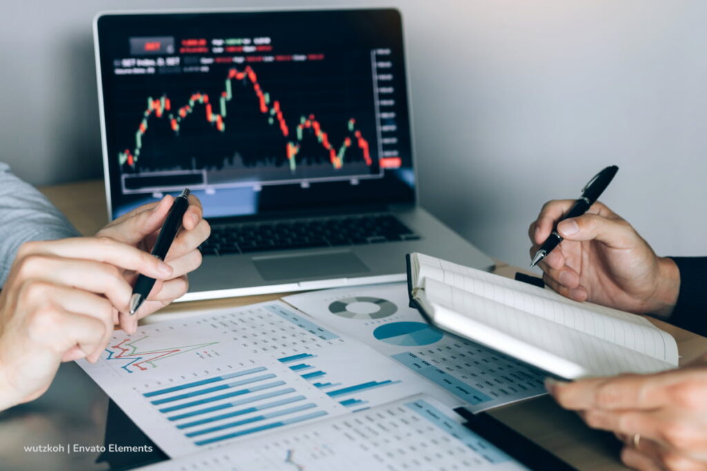 Returns with Precision Moves: The Art of Timing 2 returns with the right timing 1