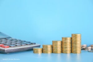riesgo de default, regla fiscal, deuda verde, dinero, monedas, calculadora, Más Colombia