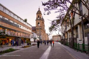 Planes para hacer en Bogotá, Centro de Bogotá, Más Colombia