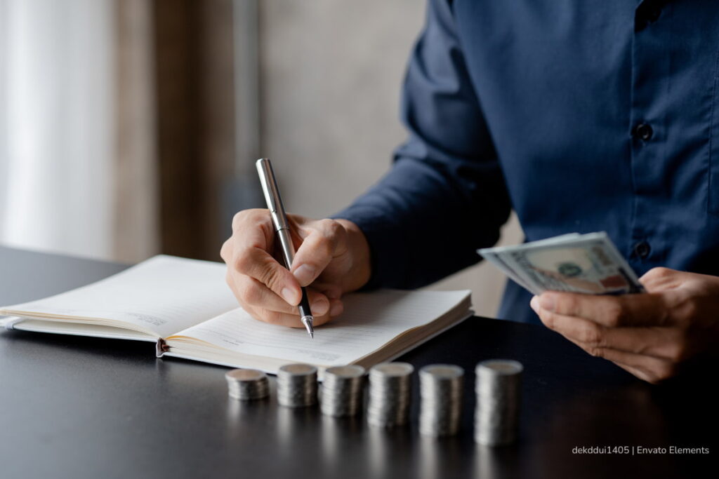 convocatoria en Mintrabajo, ofertas laborales, concurso CNSC, hombre haciendo cuentas, monedas, Más Colombia