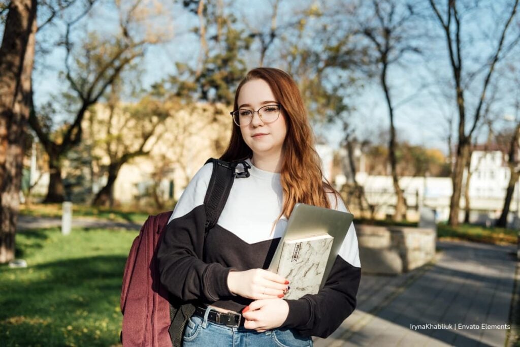 Nuevos créditos del ICETEX para el 2025: financiación para pregrados y posgrados 3 créditos del ICETEX, estudiante con crédito educativo, Más Colombia