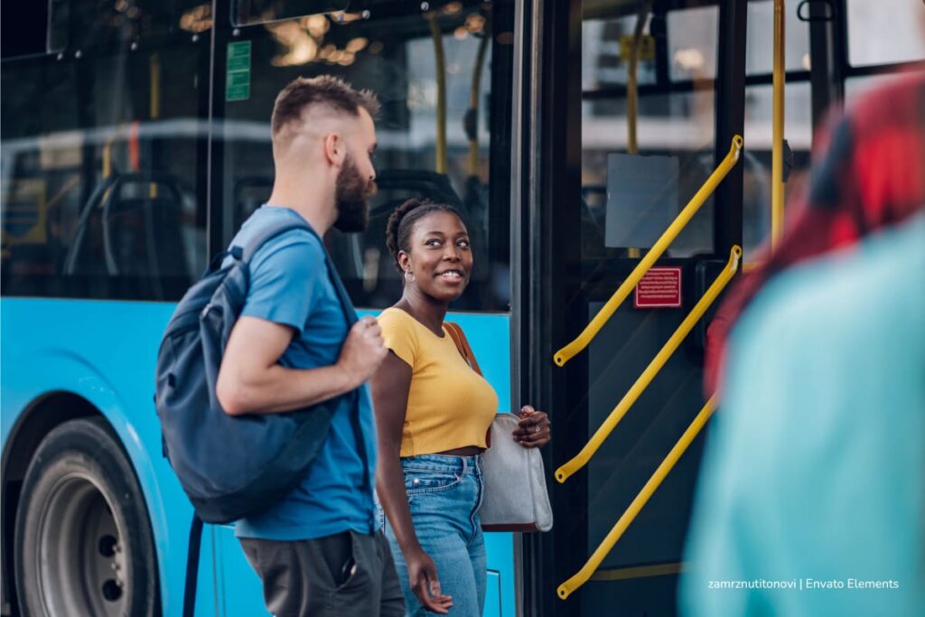 pasaje de TransMilenio en 2025, Ingreso de sistema de transporte público, Más Colombia