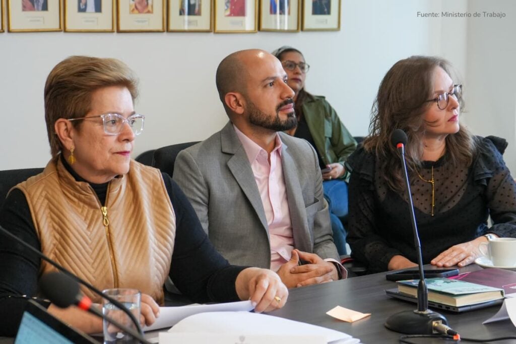 Acopi se le adelanta a los demás gremios empresariales con propuesta de aumento del salario mínimo 2025 2 Salario mínimo 2025, ministra Gloria Inés Ramírez, comisión permanente de concertación, Ministerio del Trabajo, Más Colombia