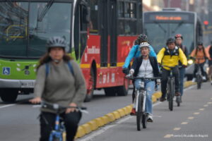 Día sin carro, personas en bicicleta, Más Colombia