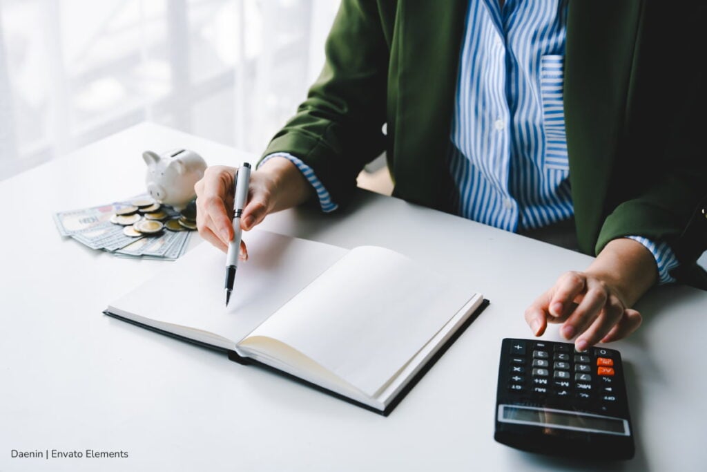 Atención: Por reforma pensional quedan pocos días para hacer trámite que definirá su pensión 3 reforma pensional, ahorro pensión, dinero, monedas, hacer cuentas, calculadora, Más Colombia