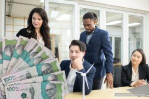 aumento salarial 2025, empleados públicos, ejecutivos, trabajo en oficina, dinero, billetes colombianos, Más Colombia