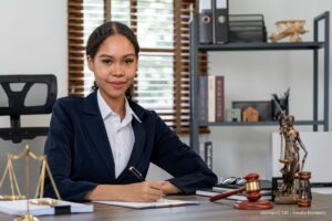 concurso Fiscalía 2024, mujer fiscal, Más Colombia