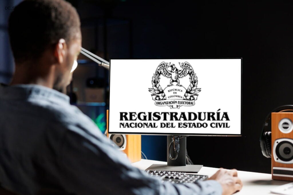 Pilas, abren concurso Registraduría Nacional 2025: requisitos y cómo inscribirse 2 concurso Registraduría Nacional, persona viendo concurso de la Registraduría, Más Colombia