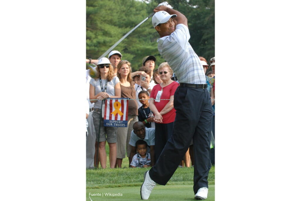 deportistas más sobresalientes, Tiger Woods en el campo de golf, Más Colombia