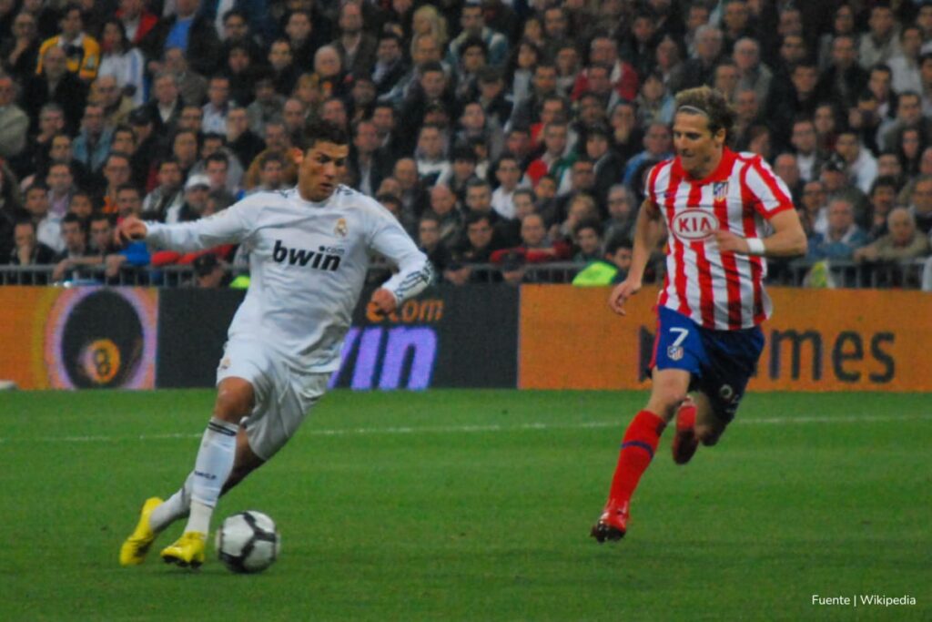 deportistas más sobresalientes, Cristiano Ronaldo celebrando en la cancha, Más Colombia
