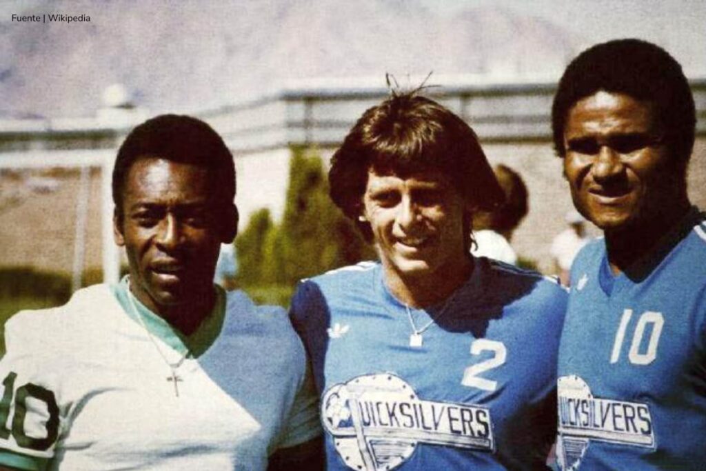 deportistas más sobresalientes, Pelé jugando al fútbol, Más Colombia