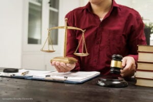 Concurso Rama Judicial 2025, balanza, justicia, Más Colombia