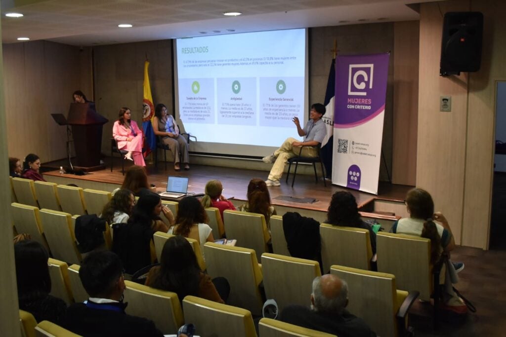 Así funciona la trampa del crecimiento económico que se explicó en el Congreso de Economistas 2025 3 Congreso de Economistas 2025, género y desarrollo, Más Colombia