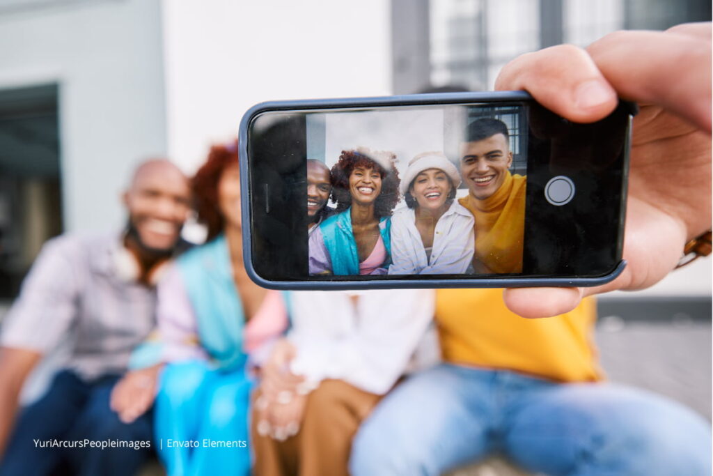 Diseño de los iPhone, Más Colombia