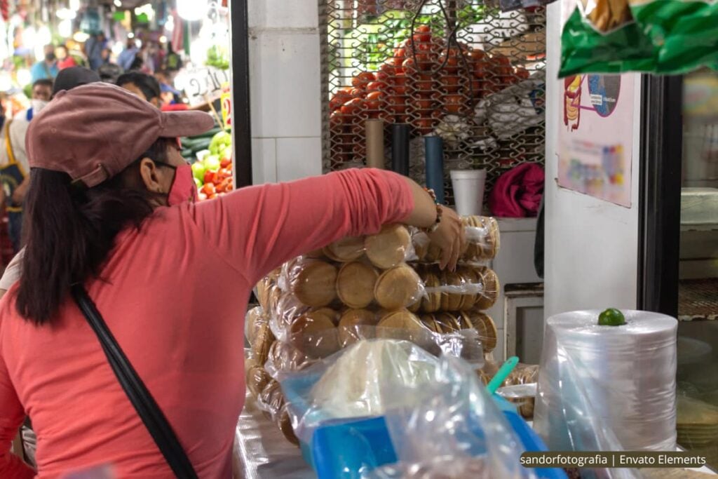 Desempleo en Colombia bajó al 10,3% en febrero: la cifra más baja desde 2017 3 Desempleo en Colombia, empleo informal, Más Colombia