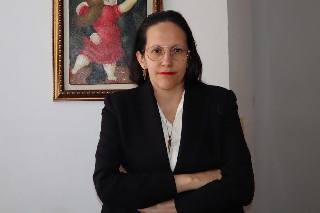 Flor Morales, Columnista, Mas Colombia