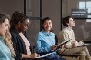 ofertas de empleo, mujer buscando trabajo, Más Colombia