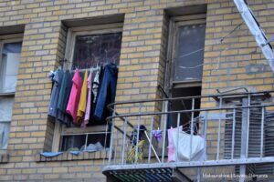 colgar ropa en el balcón, apartamento, conjunto, Más Colombia