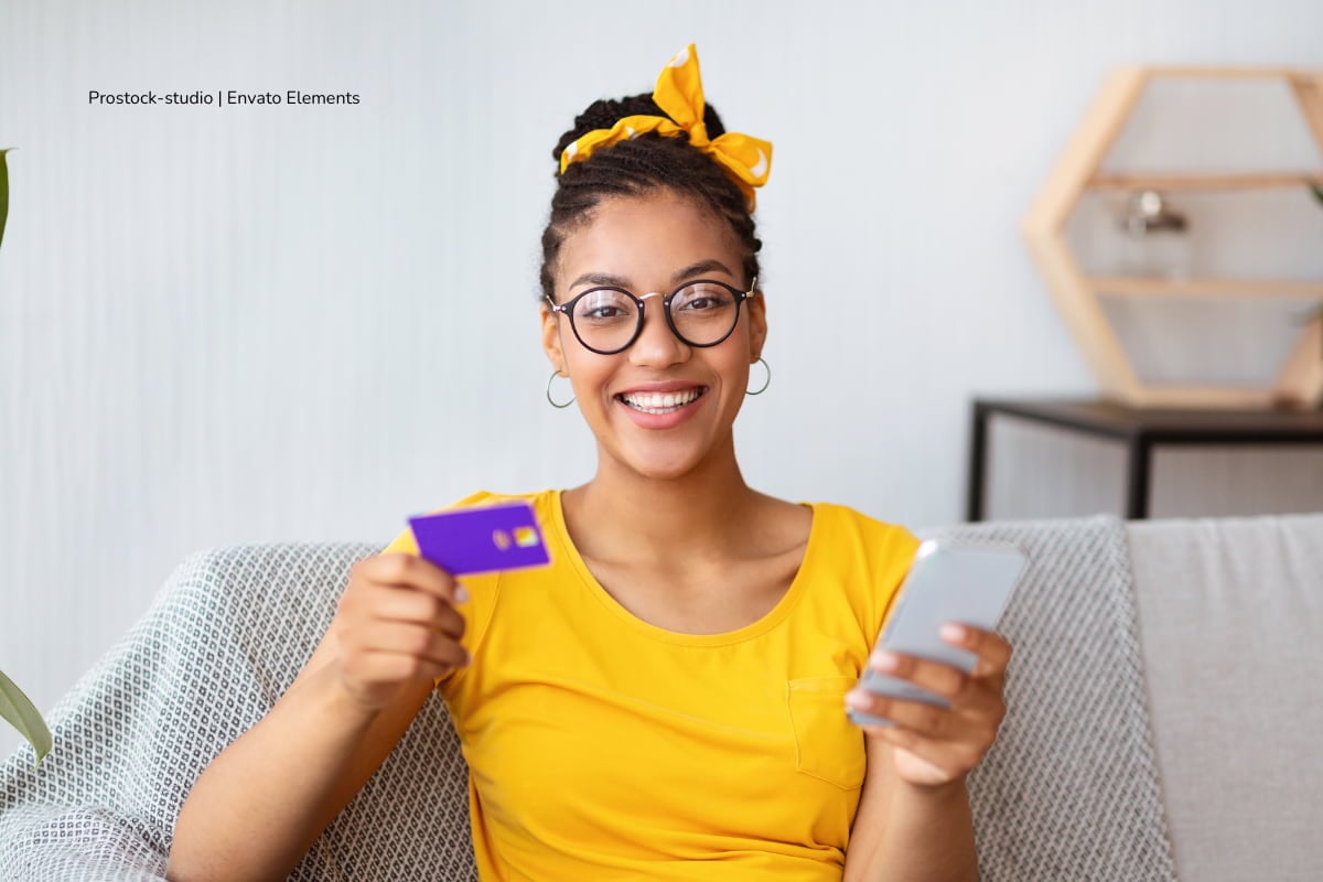 Lo bueno, lo malo y lo que debe saber del CDT de Nubank al 10% 1 CDT de Nubank, persona abriendo CDT, Más Colombia