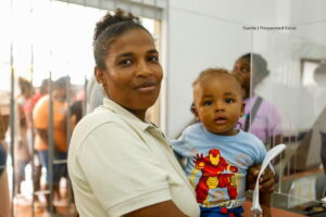 Renta Ciudadana, mujer con bebé en brazos, Más Colombia