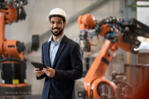 Automatización empresarial, hombre, afro, máquinas, Más Colombia