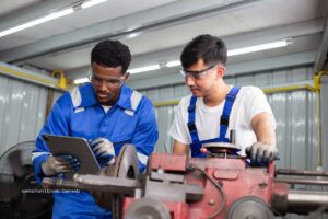 becas para técnicos laborales, ingenieros, Más Colombia