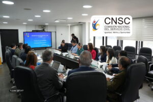 concursos de la CNSC, personas de la ESAP, Más Colombia