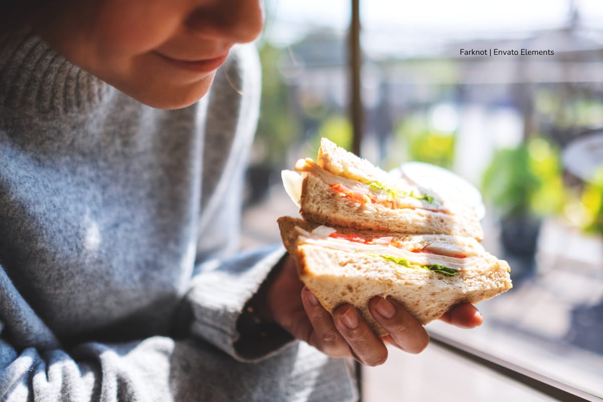 El sándwich más caro del mundo: youtuber gastó 1.500 dólares para hacerlo todo desde cero 1 sándwich más caro del mundo, mujer comiendo sánduche, Más Colombia